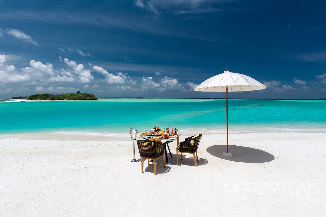 Lunch on the beach luxury resort Photography Ozen MAldives 