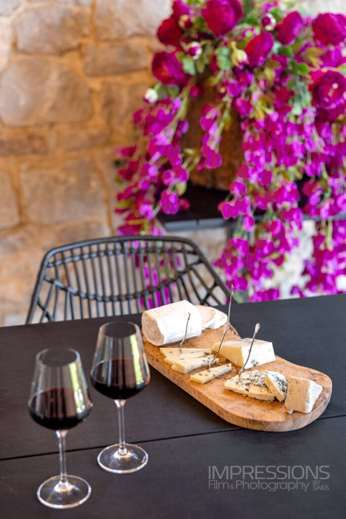 detail outdoor dining