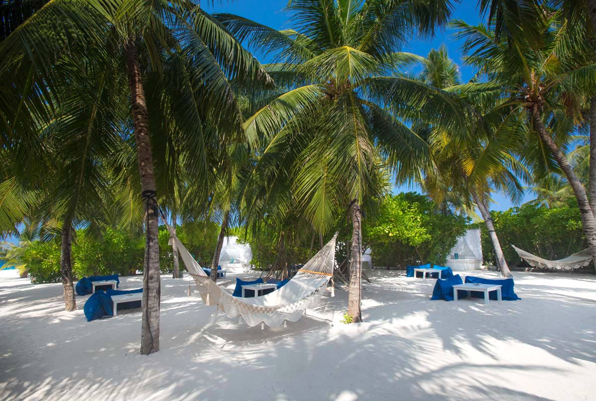 velassaru resort lifestyle photography tropical hammocks